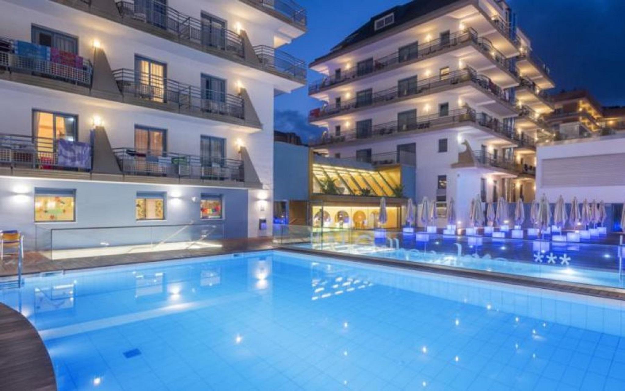 Alhambra Hotel 4*